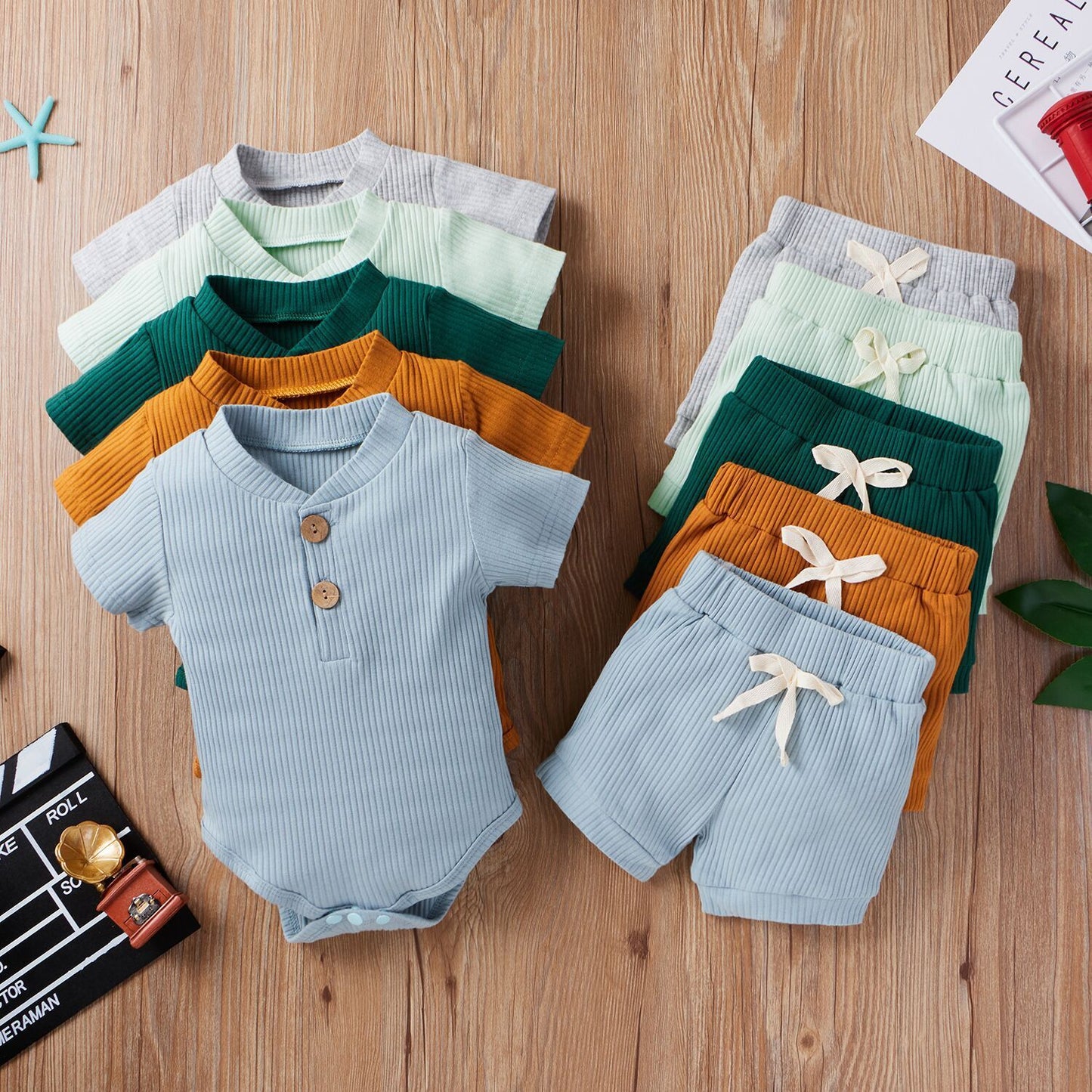 Short-Sleeved Bodysuit Set - Lightweight and Comfortable for Boys