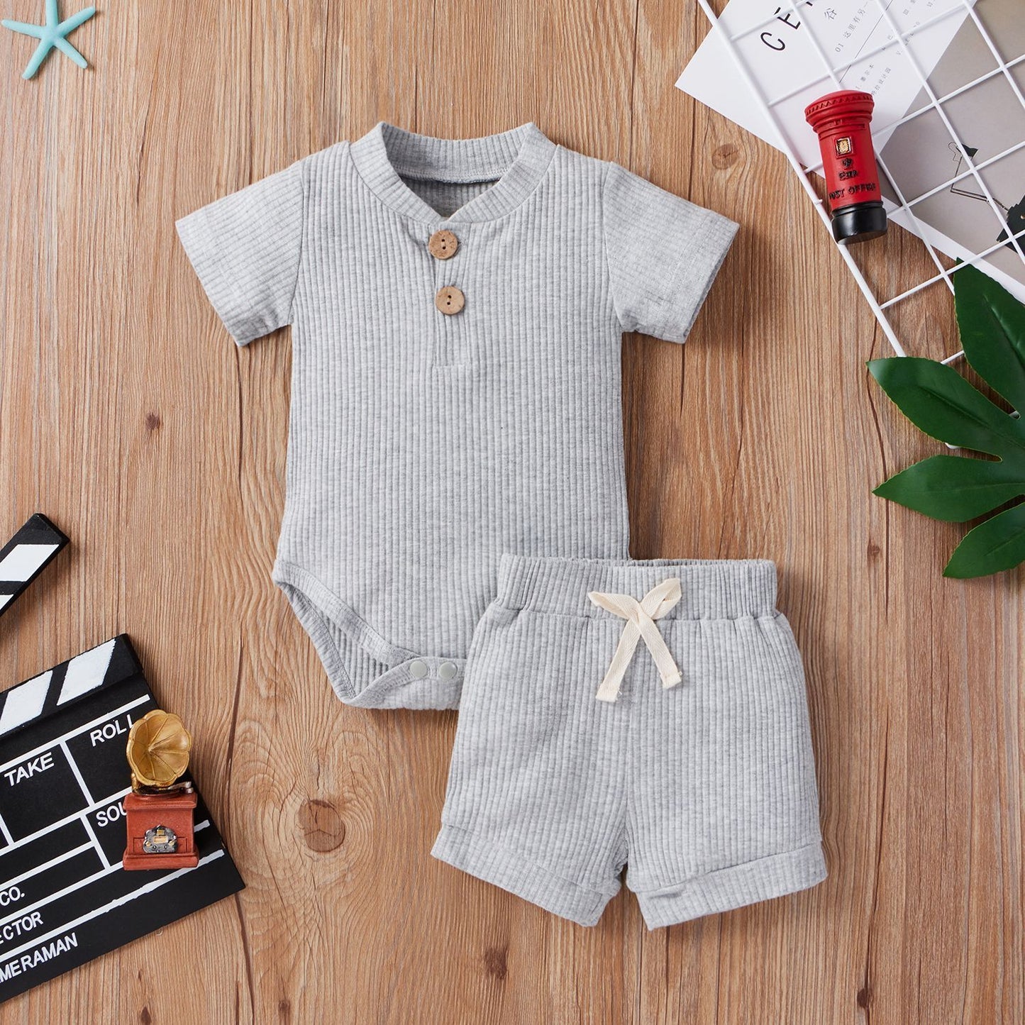 Short-Sleeved Bodysuit Set - Lightweight and Comfortable for Boys